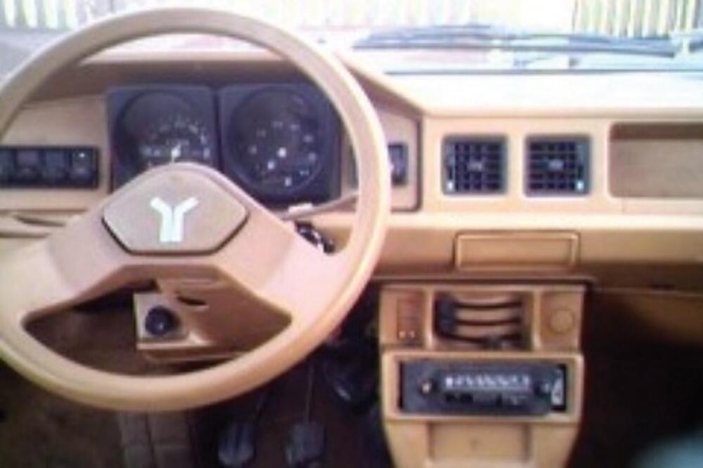 Jugo (Novine), Foto: Motorstown