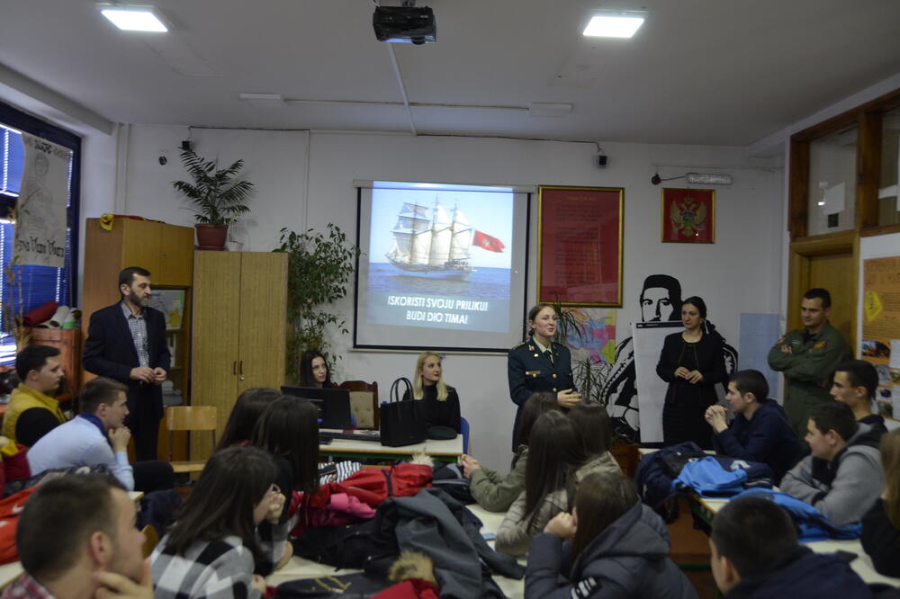 Poseban akcenat biće na mogućnostima studiranja na inostranim vojnim akademijama, Foto: Odbrana.gov.me