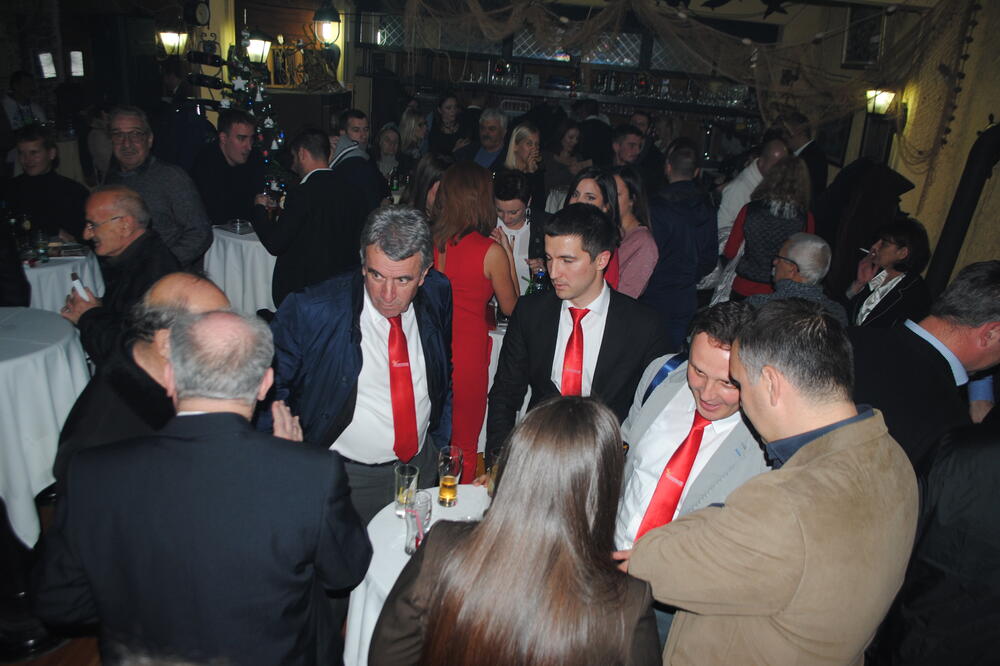 Demokrate, Foto: Demokrate