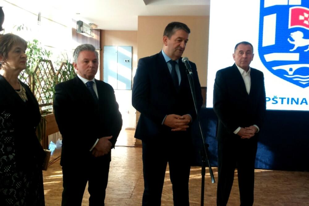 koktel, Opština Nikšić, Veselin Grbović, Foto: Svetlana Mandić