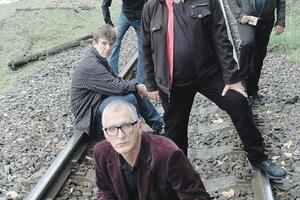 Električni orgazam objavio živi album