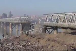 Mosul: U vazdušnom napadu oštećen posljednji most koji je bio u...