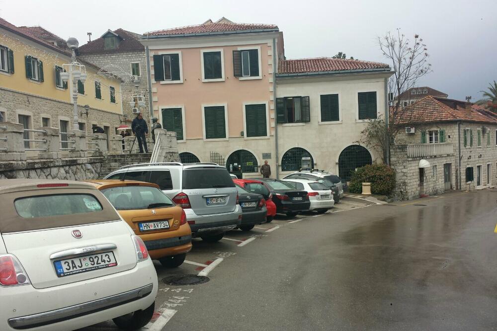 parking, Herceg Novi, Foto: Slavica Kosić