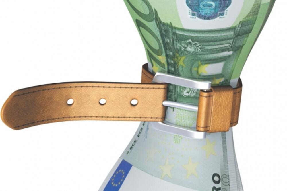 Stezanje kaiša, Štednja, Novac, Foto: Shutterstock