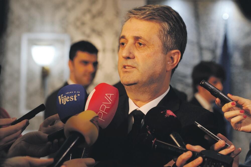 Mevludin Nuhodžić (Novine)