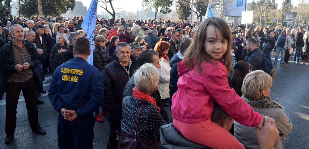 protest ispred Skupštine