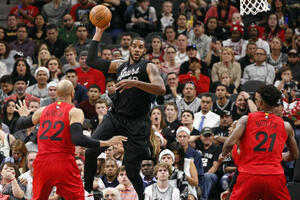 Oldridž blistao protiv Čikaga, Lejkersima gradski derbi