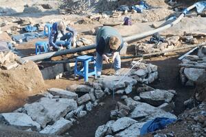 Kod Gradskog stadiona iskopano još 40 starih grobnica