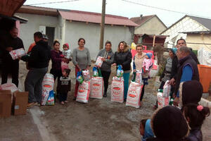Podijeljena pomoć za 150 porodica raseljenih sa Kosova
