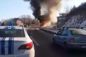 Autobus izgorio u mjestu Krstac: Putnici bez povreda