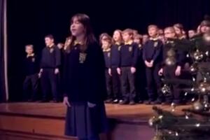 Oduševila milione: Autistična djevojčica zapjevala Koenovu...