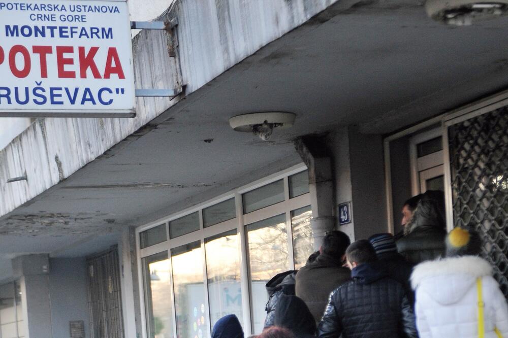 red za lijek, Foto: Savo Prelević