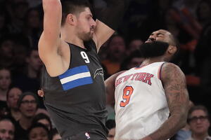 Poraz Vučevićevog Orlanda u Njujorku, Majami povukao dres O'Nila