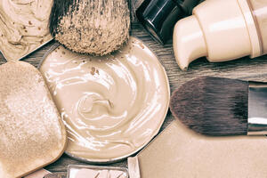 Spavanje sa šminkom na licu šteti vašoj koži