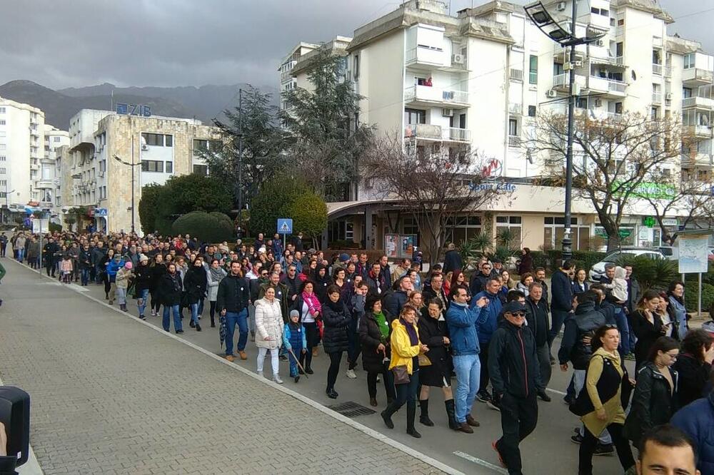 Sa jednog od protesta u Baru, Foto: Radomir Petrić