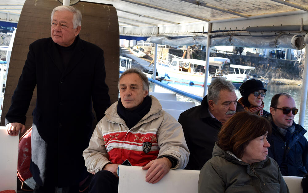 Porto Skadar lake, protest