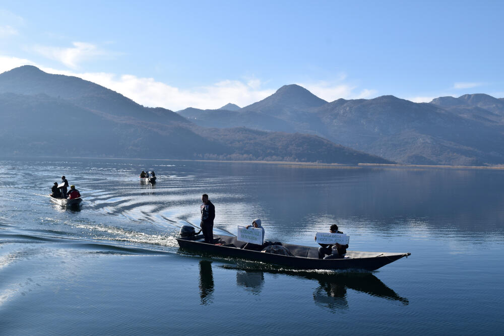 Porto Skadar lake, protest