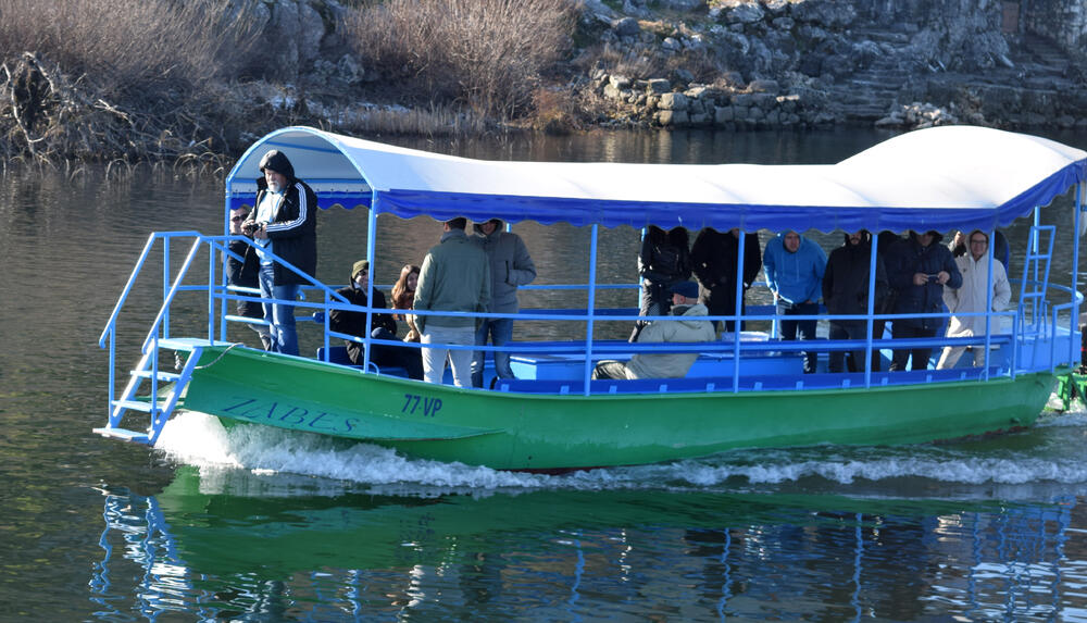 Porto Skadar lake, protest