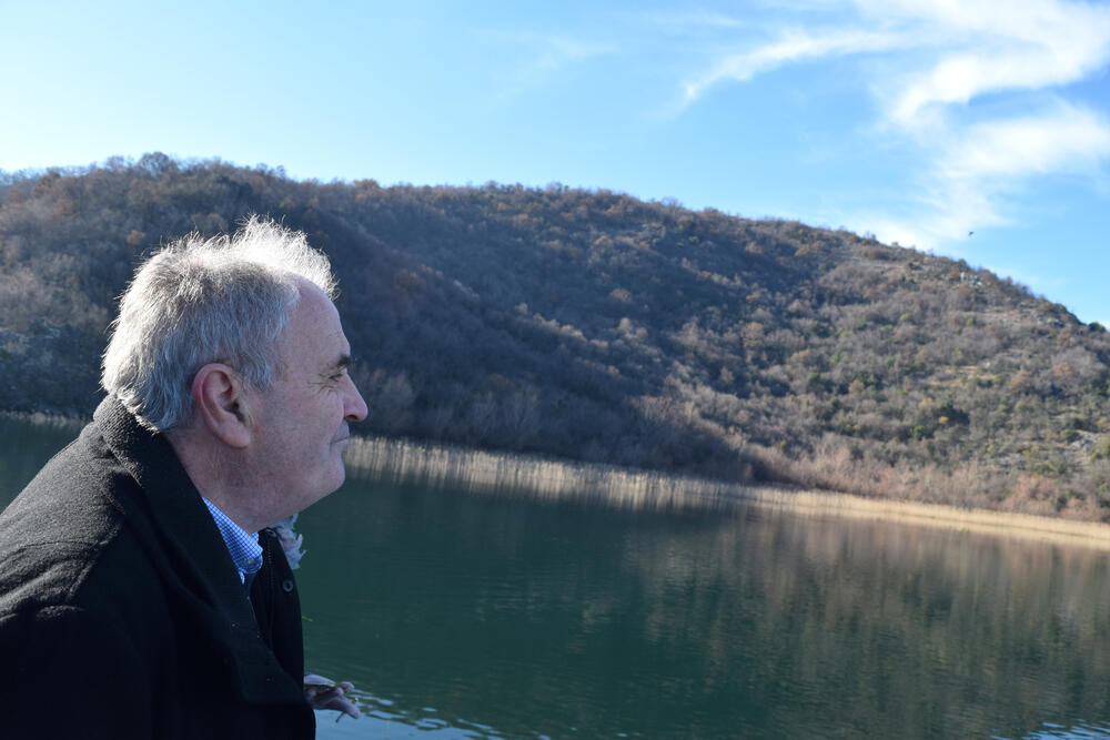 Porto Skadar lake, protest