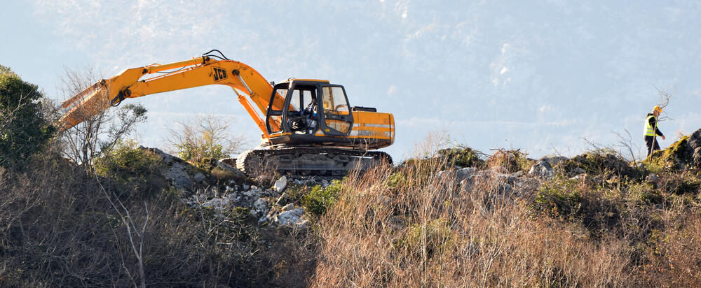 Porto Skadar lake, protest