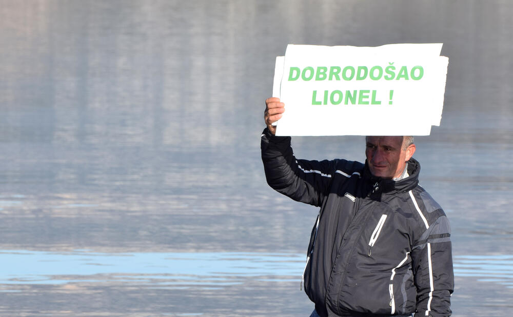 Porto Skadar lake, protest