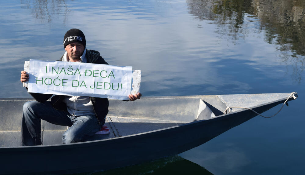 Porto Skadar lake, protest