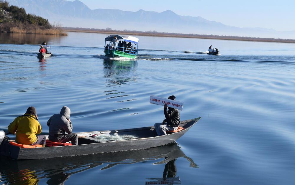 Porto Skadar lake, protest