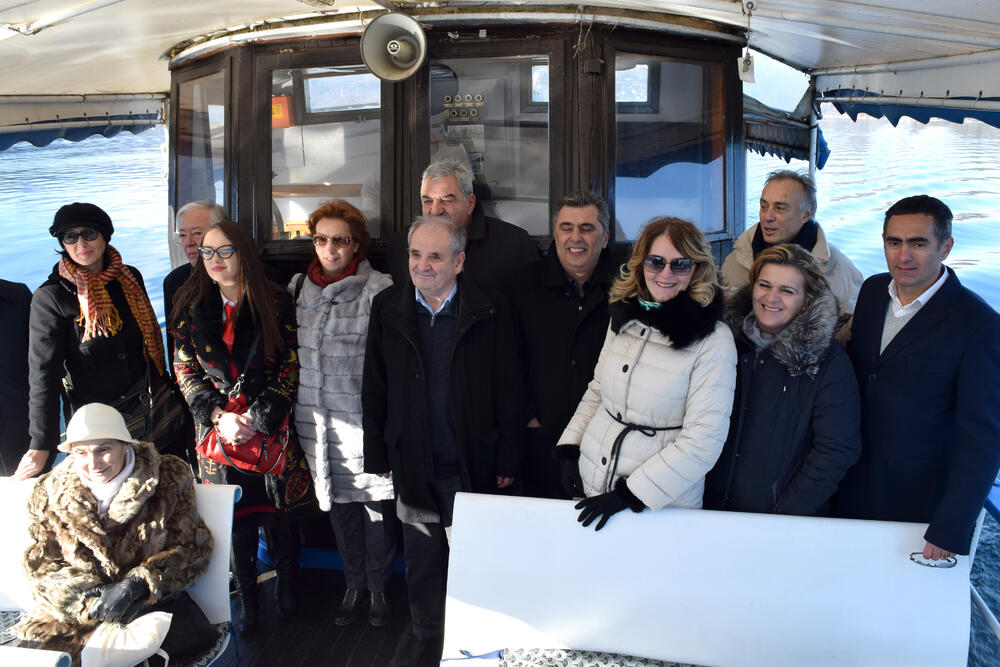Porto Skadar lake, protest