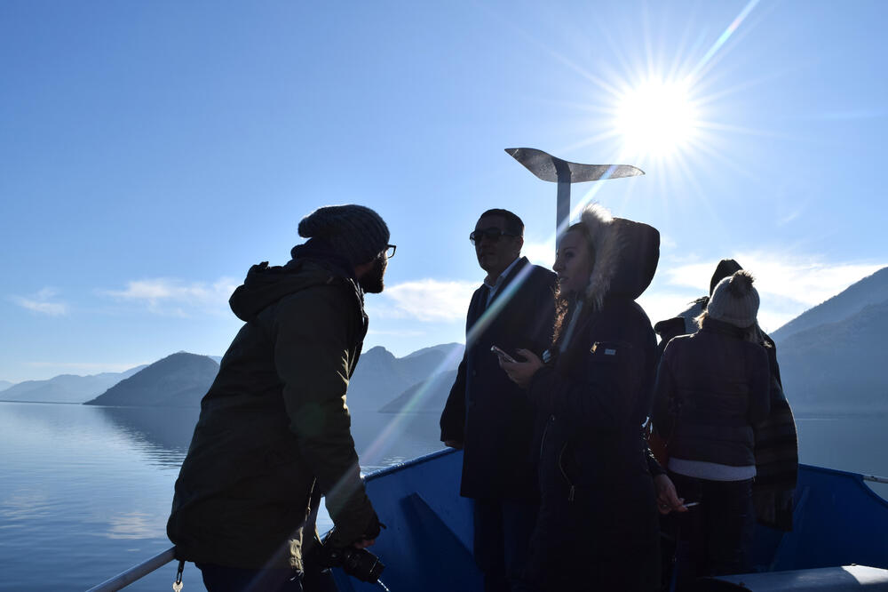 Porto Skadar lake, protest