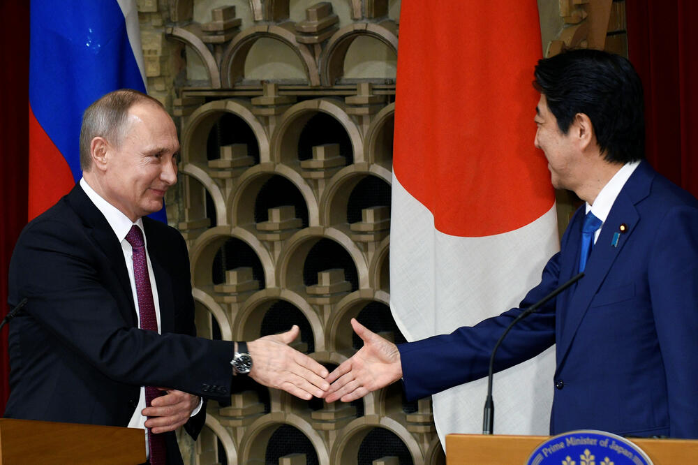 Vladimir Putin, Šinzo Abe, Foto: Reuters