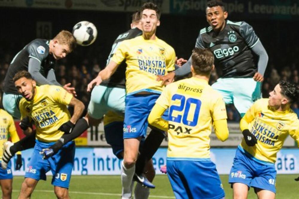 Kambur Ajaks, Foto: Reuters