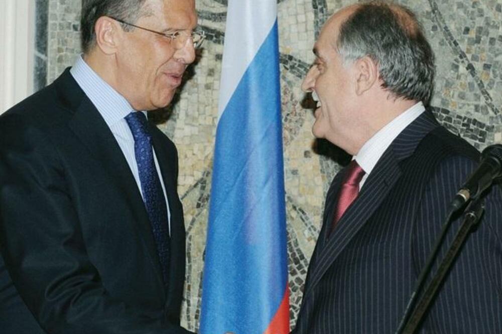 Sergej Lavrov, Milan Roćen (Novina)
