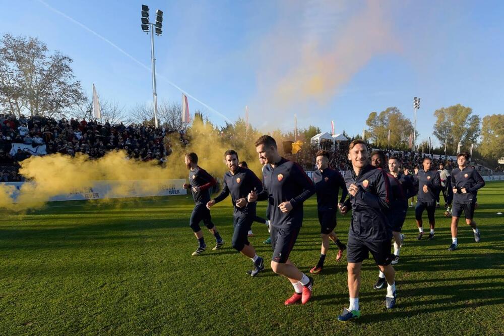 Roma navijači, Foto: Twitter.com