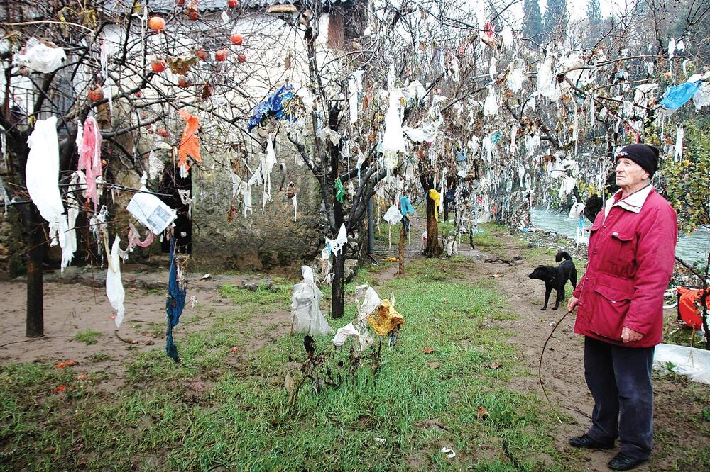 Računi za Djeda Mraza, Foto: Luka Zeković