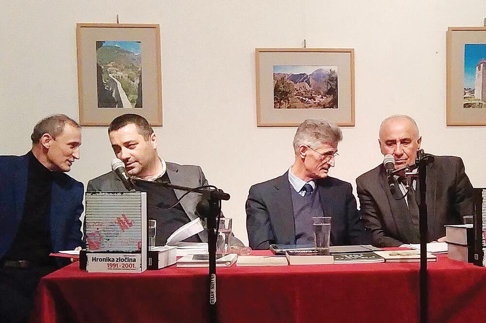 Hronika zločina 1991-2001, Foto: Radomir Petrić