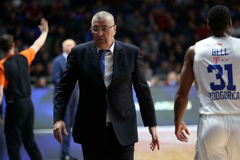 Jasmin Repeša na utakmici sa Himkijem