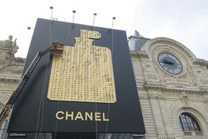 Voz preko polja cvijeća ugrozio bi parfem Šanel pet