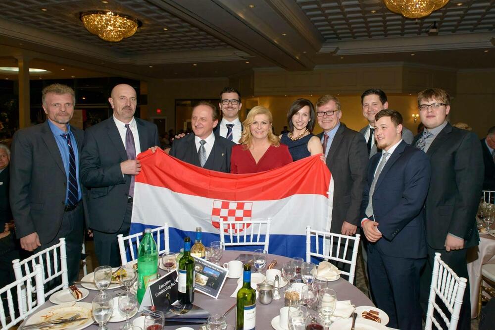 Kolinda Grabar Kitarović zastava ustaški grb, Foto: Facebook.com/Croatia LINKS