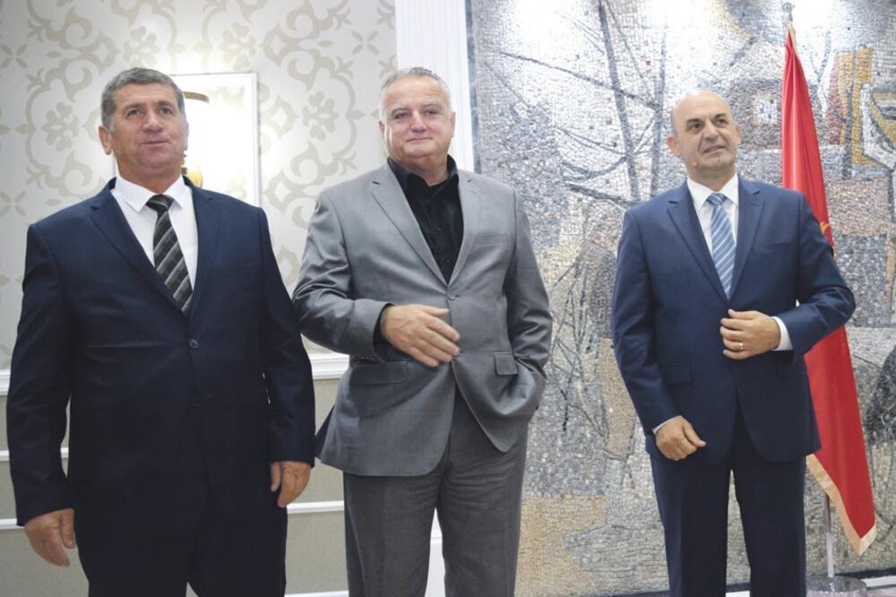 Albanci odlučno, Foto: Boris Pejović