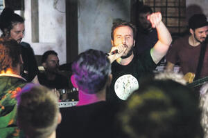 Kandžija i "Gole žene" objavili spot za"Pištolj"