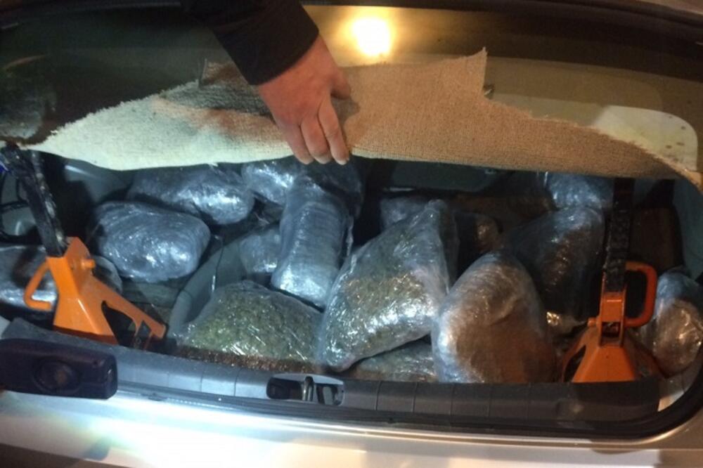 Droga Božaj, Foto: Uprava carina