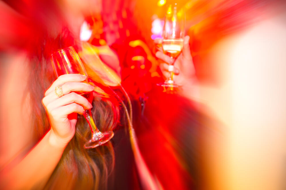 alkohol, maloljetnice, Foto: Shutterstock