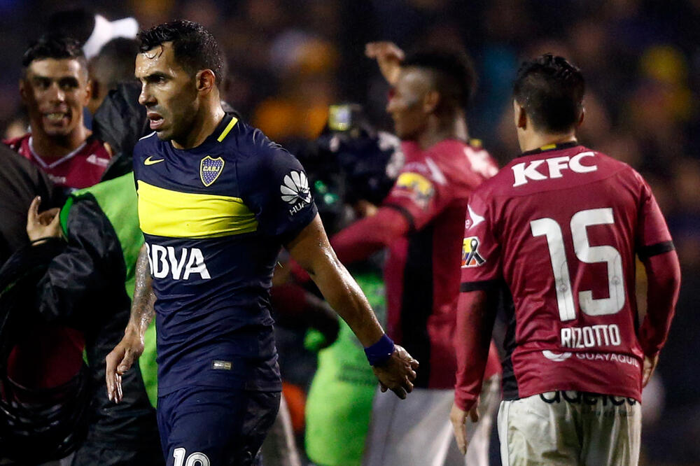 Independijente del Valje i Karlos Teves, Foto: Reuters