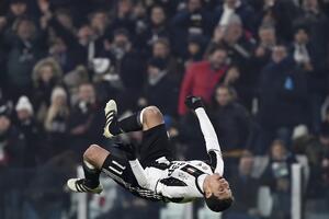 Juve lako sa Peskarom, Napoli slavio u Udinama