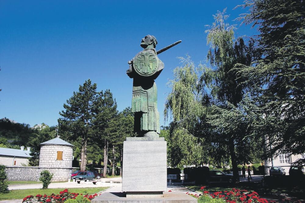 spomenik Ivana Crnojevića Cetinje