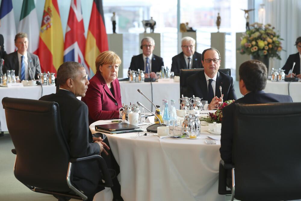 Fransoa Oland, Barak Obama, Angela Merkel, Foto: Reuters