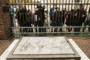 Filadelfija: Grob Bendžamina Frenklina oštećen zbog bacanja novčića