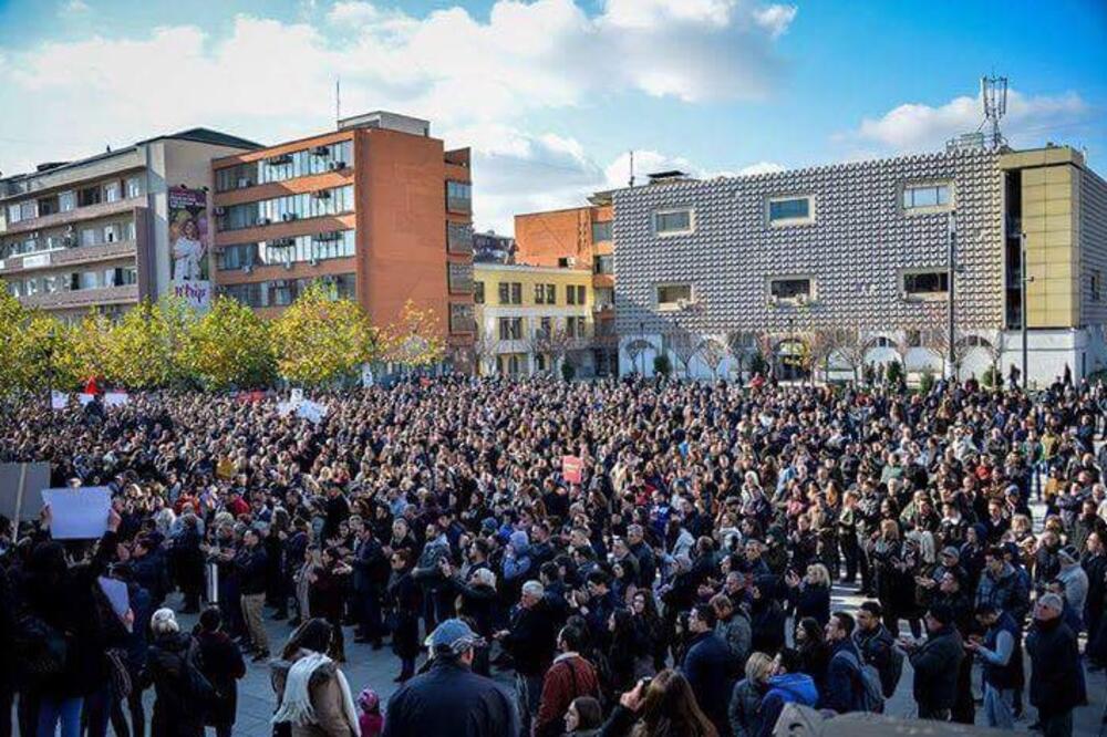Priština protest Samoopredjeljenje, Foto: Twitter