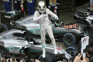 Hamilton slavio u brazilskoj oluji, odluka u Abu Dabiju