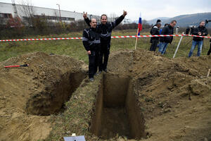 Slovačka: Dva brata pobjedila u takmičenju u kopanju grobova